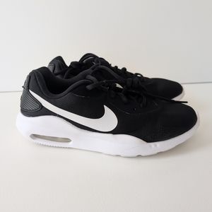 Nike Air women's Black and White Sneakers 7.5